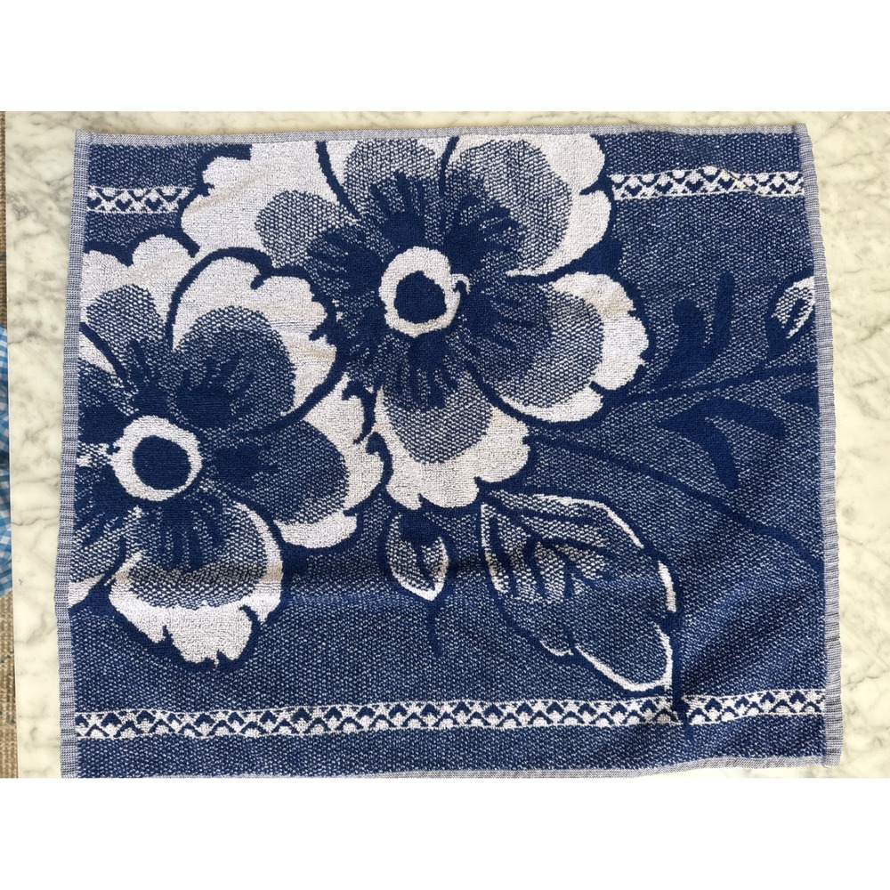 Heinen Delfts Blauw Blue White Floral Hand Towel Dutch Design Terry Cloth 21x19.